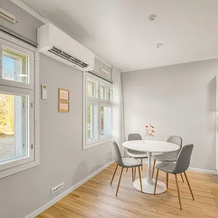 Lossivahdin Kodikas 1-4 Hloe Oma Keittioe Ja Ilmainen Pysaekoeinti, Toerroessae, アパート プダスヤルヴィ