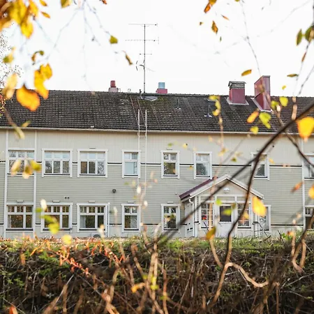 Lossivahdin Kodikas 1-4 Hloe Oma Keittioe Ja Ilmainen Pysaekoeinti, Toerroessae, アパート