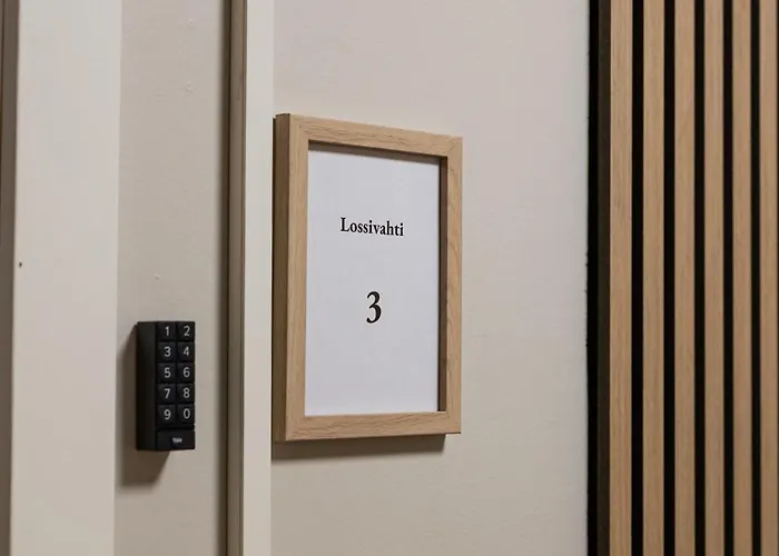 Lossivahdin Kodikas 1-4 Hloe Oma Keittioe Ja Ilmainen Pysaekoeinti, Toerroessae, アパート *